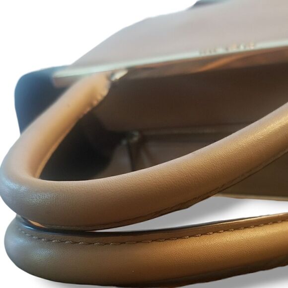 ⭐️ Michael Kors Medium Lana Suntan/Black Colorblock Leather Handbag - Picture 10 of 16